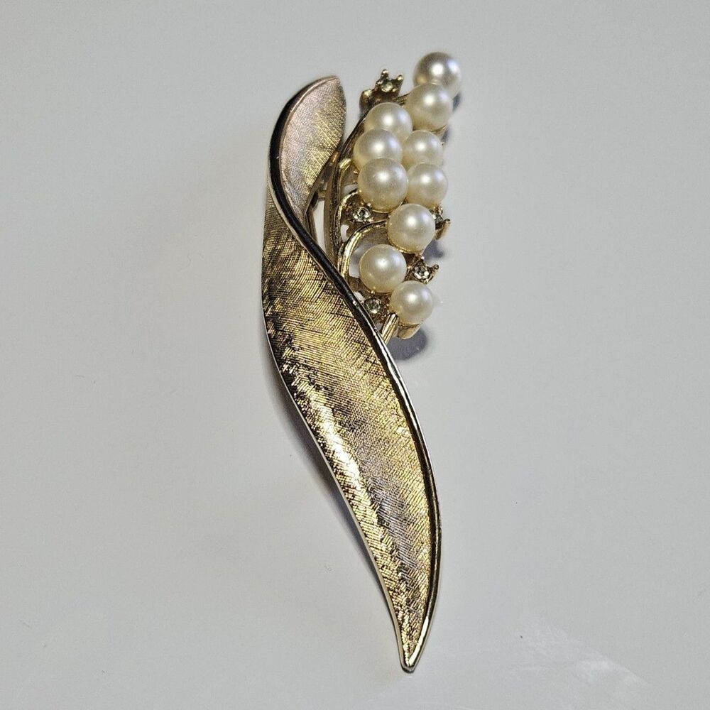 Crown Trifari Alfred Philippe Lily of the Valley Pin Brooch Pat. 172560 Flower